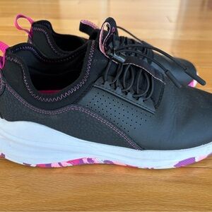 Women's Clove healthcare Sneakers with Black Upper and Pink Accents